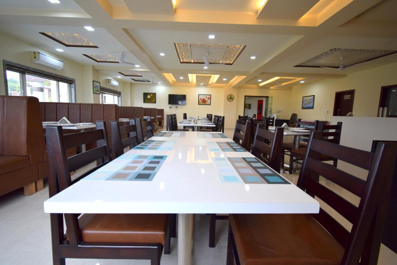 The Sky Imperial- Hotel Gopal Darshan Nathdwara Exterior photo