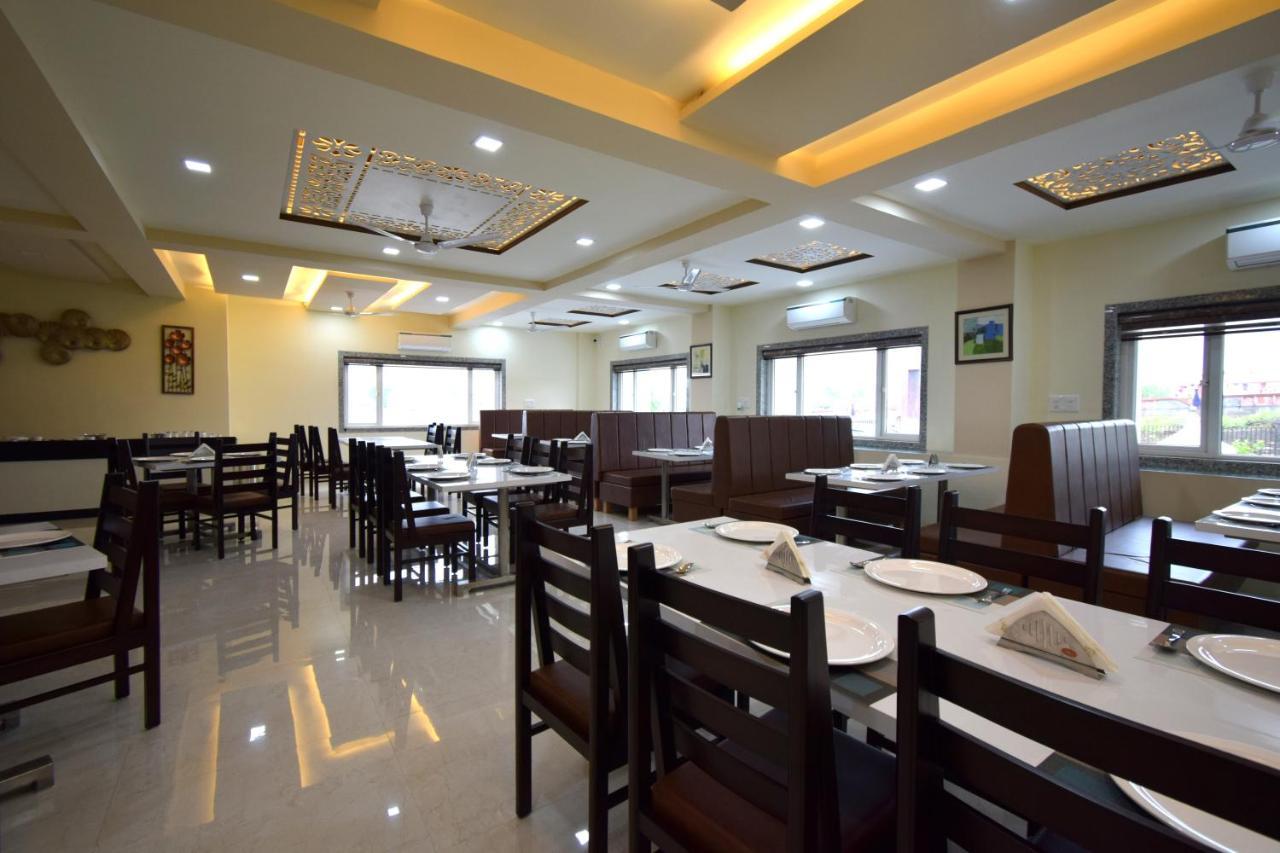The Sky Imperial- Hotel Gopal Darshan Nathdwara Exterior photo