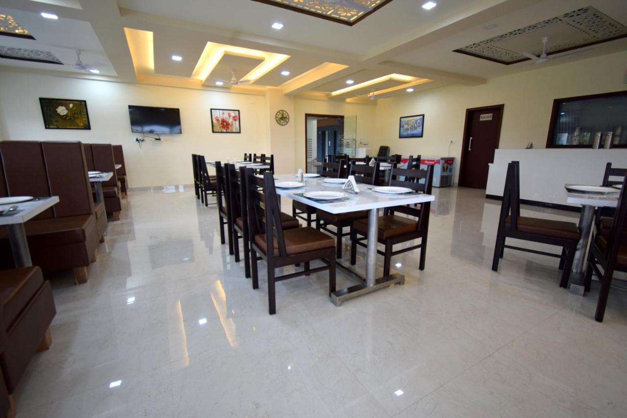 The Sky Imperial- Hotel Gopal Darshan Nathdwara Exterior photo
