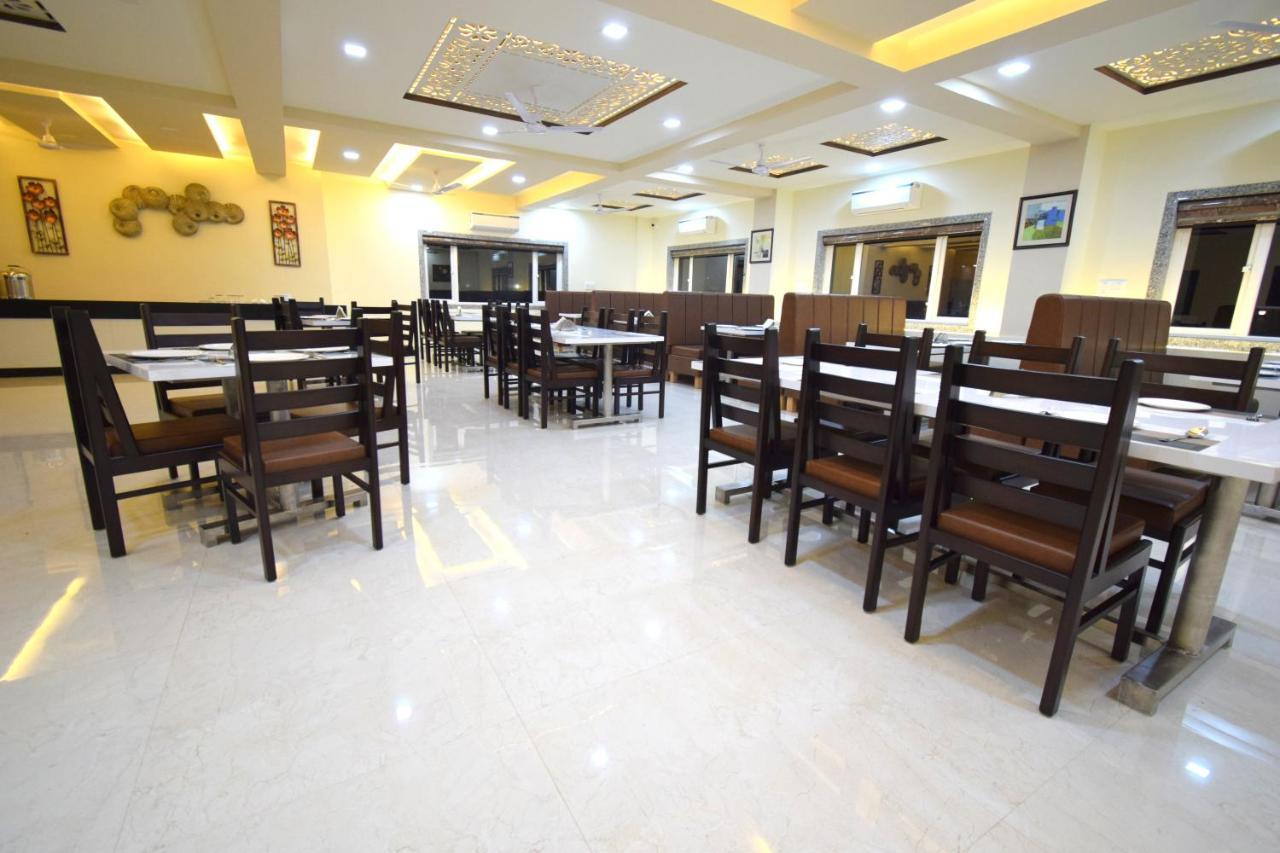 The Sky Imperial- Hotel Gopal Darshan Nathdwara Exterior photo