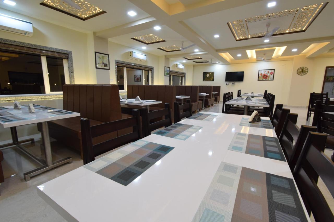 The Sky Imperial- Hotel Gopal Darshan Nathdwara Exterior photo