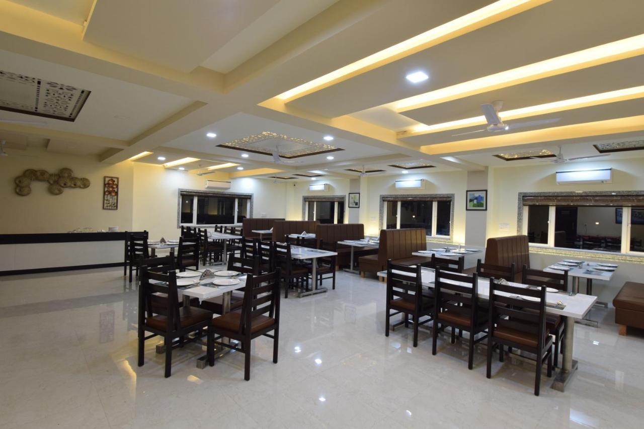 The Sky Imperial- Hotel Gopal Darshan Nathdwara Exterior photo