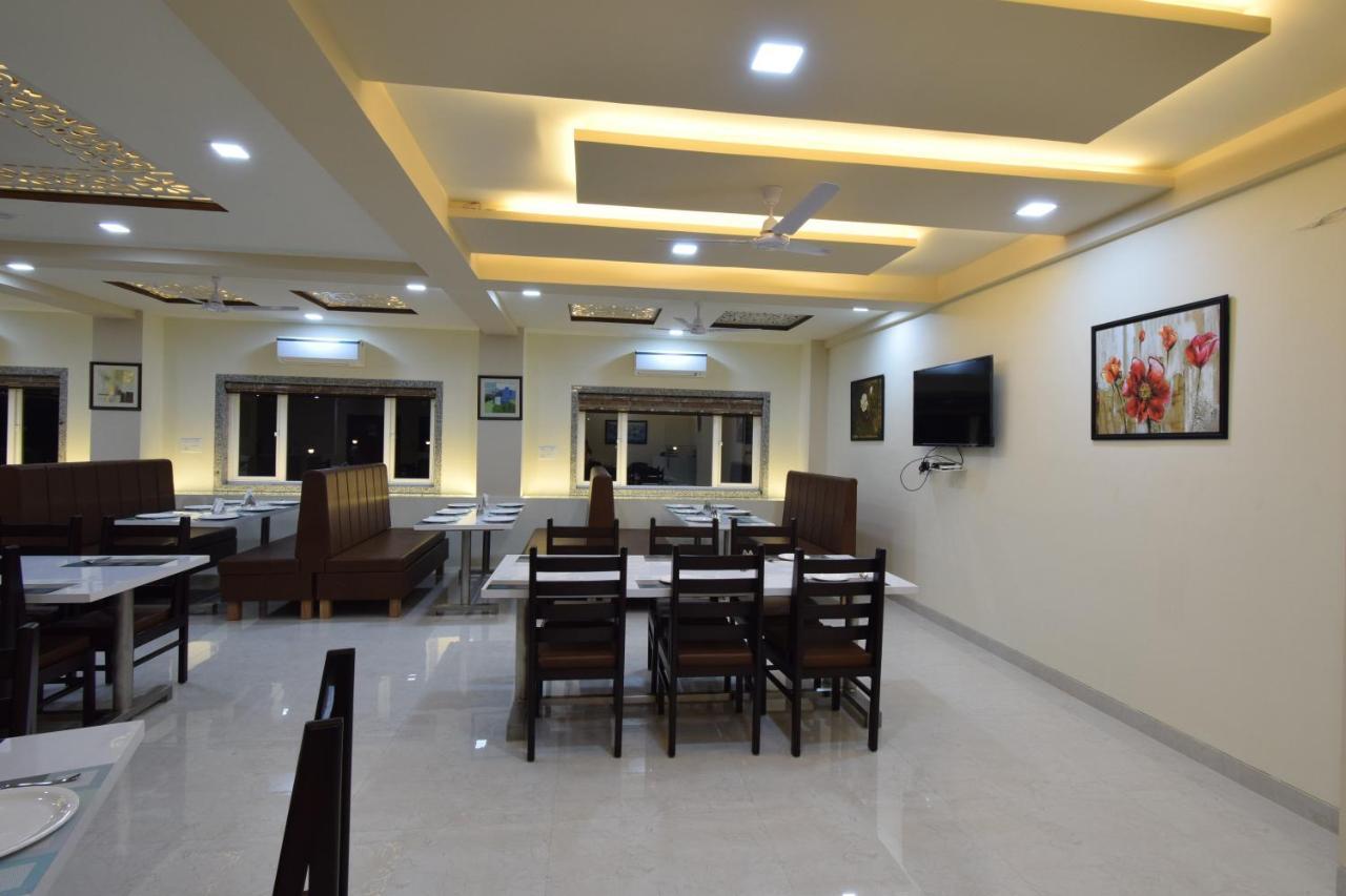 The Sky Imperial- Hotel Gopal Darshan Nathdwara Exterior photo
